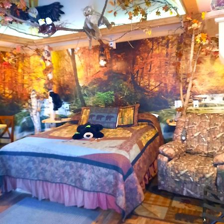 Bear Cove Inn Saint Ignace Exterior foto
