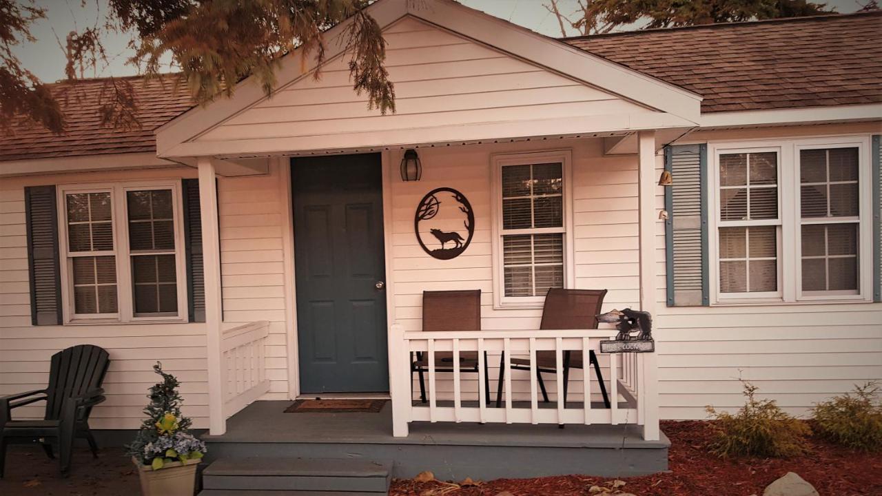 Bear Cove Inn Saint Ignace Exterior foto